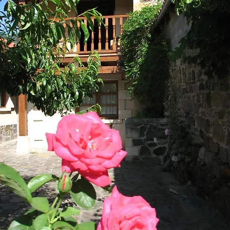 Viviendas Rurales Aldea De Dosamantes Pesaguero-La Parte